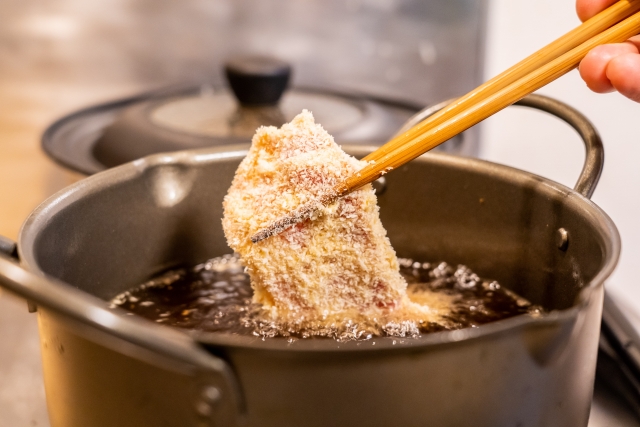 牛かつ専門店の店長候補／月給32万円以上、店長経験者は月給42万円以上の可能性もあり◎