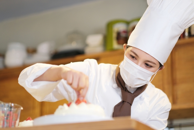 製菓部門の責任者候補／年収400万円以上、年間休日111日以上